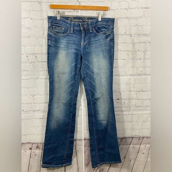 Gap Denim Womens Size 6/28 Average Premium Bootcut Distressed 5 Pocket Jeans - Picture 1 of 4